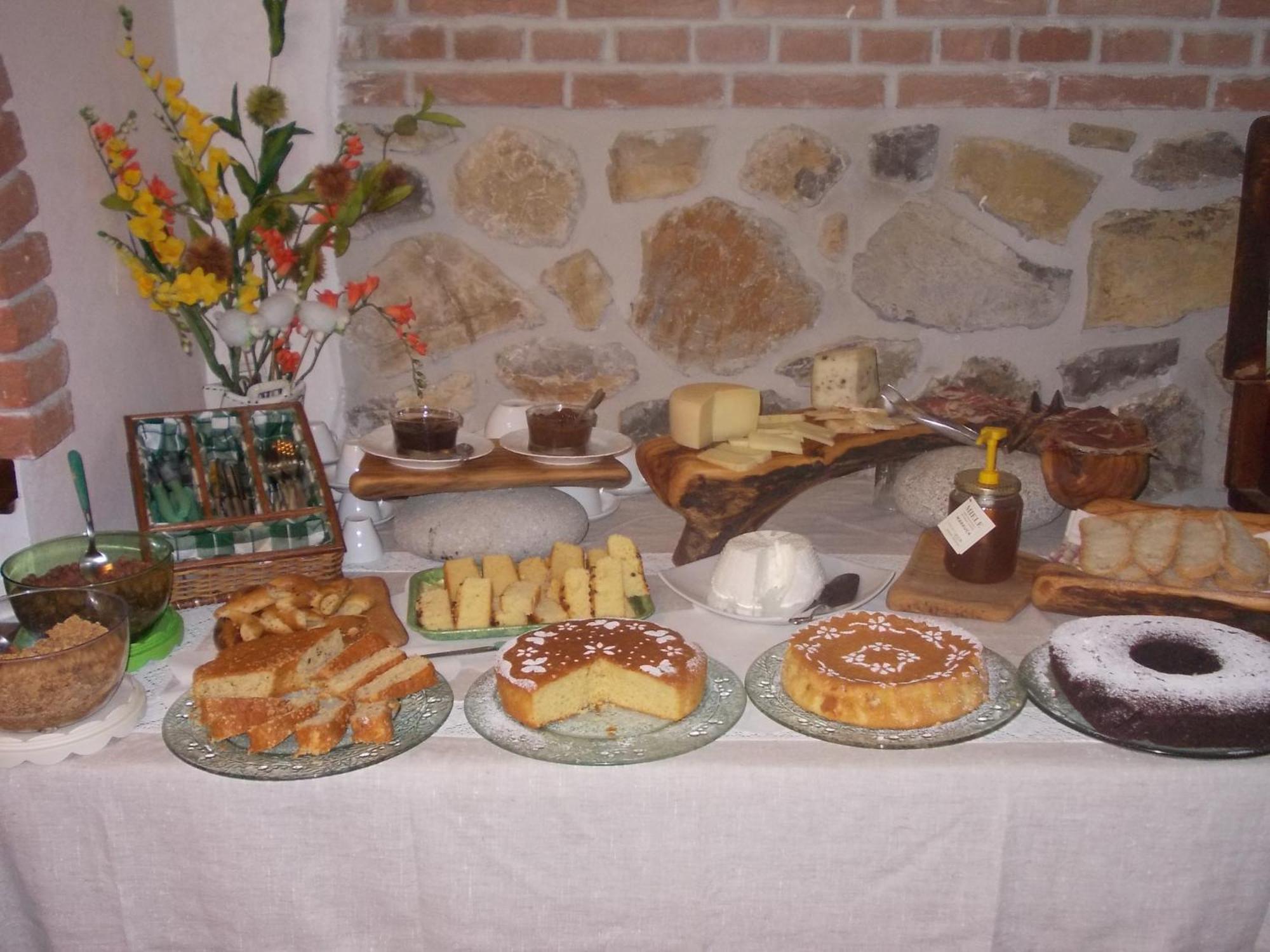 Agriturismo La Valle Degli Ulivi Semproniano Luaran gambar